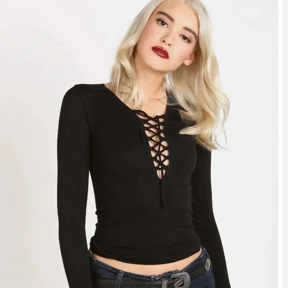 BUNDLE  || FREE PEOPLE INTIMATELY || seamless layering top, black bra, NWOT